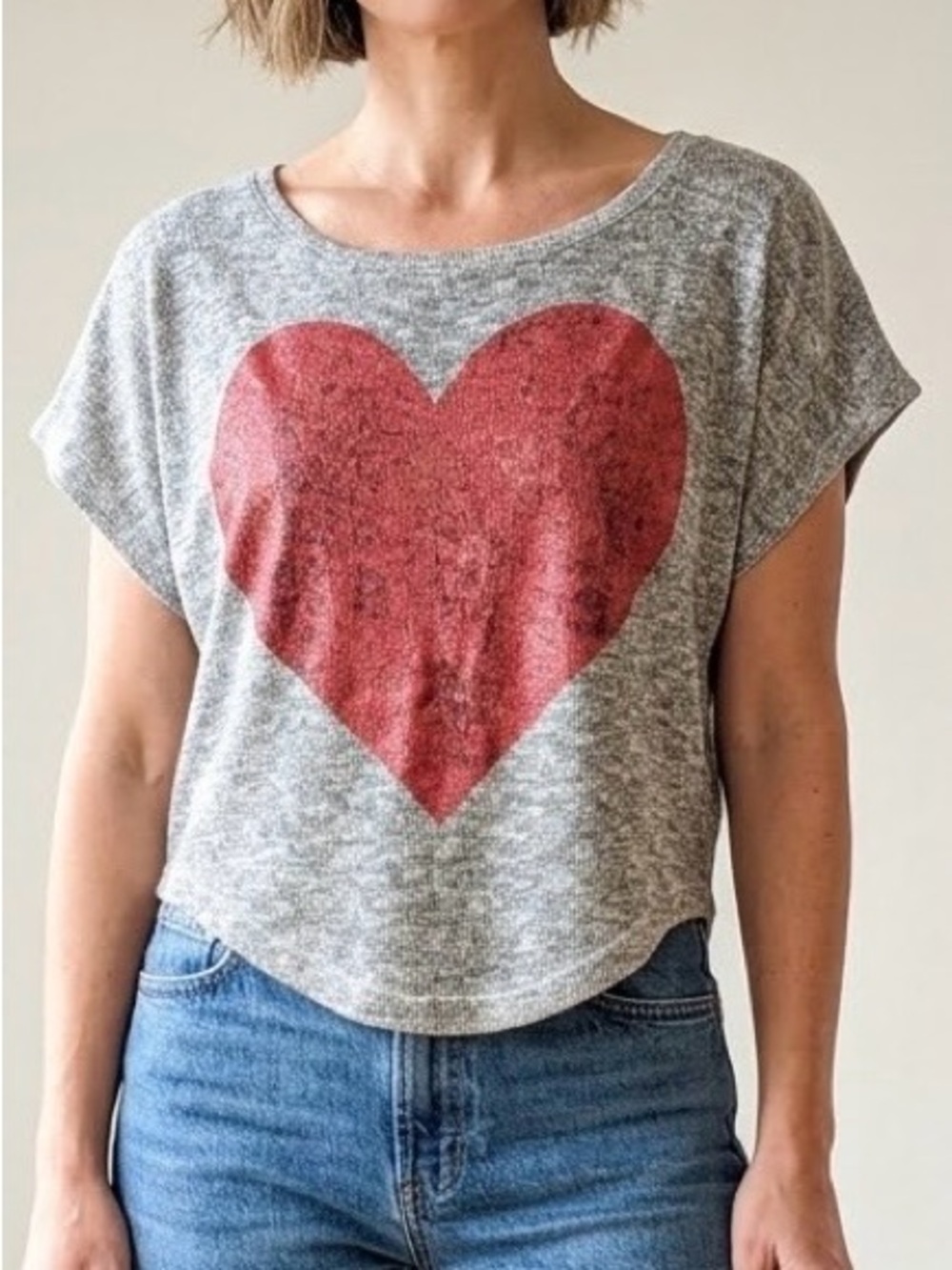The Classic Gray Red Heart Graphic Knit Dolman Short Sleeve Shirt Sz S Like New